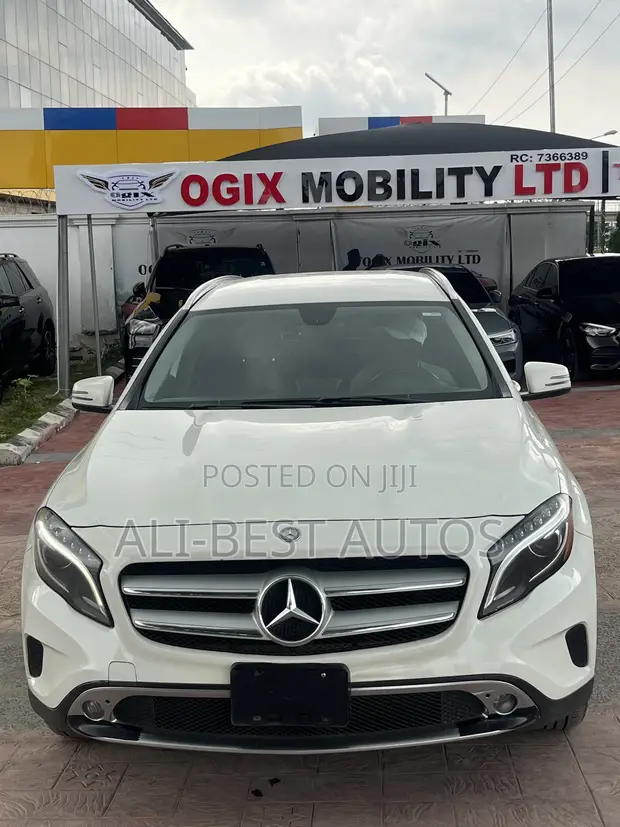 Mercedes-Benz GLA 250 4Matic 2015 White - 1