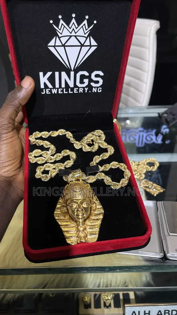 18 Karat Gold Chain & Pendant - 1