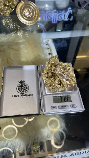 18 Karat Gold Chain & Pendant