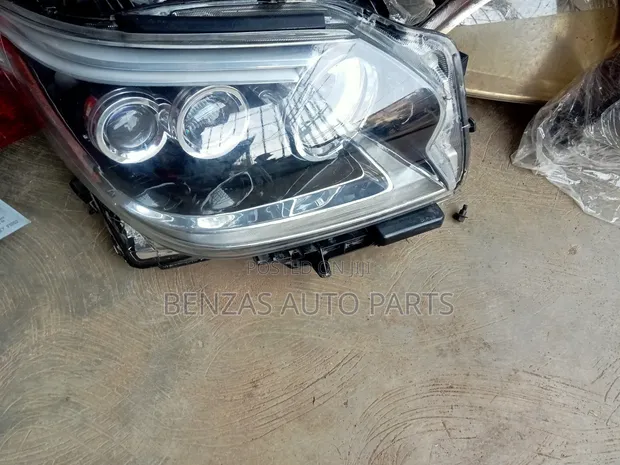 Lexus GX460 2015 Right Headlight - 1