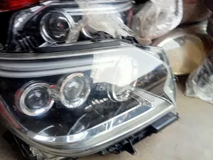Lexus GX460 2015 Right Headlight