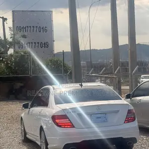 2014 Mercedes-Benz C350 RWD White