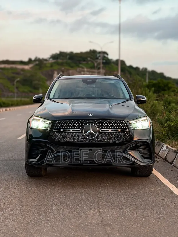 Mercedes-Benz GLE 450 4MATIC 2024 Black - 1