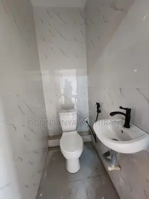 2 Bedroom Apartment for Rent in Oworonshoki / Shomolu