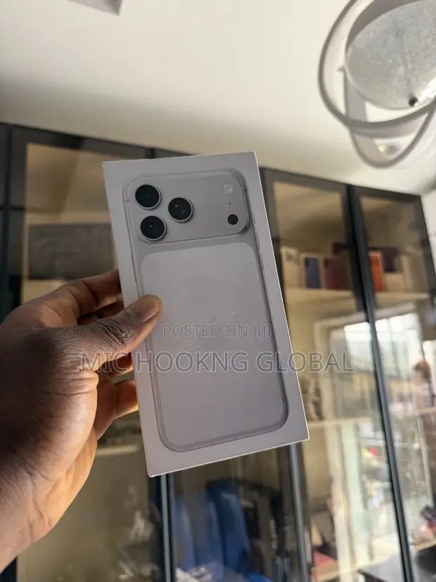 New Apple iPhone 17 Pro Max 256GB Silver - 1