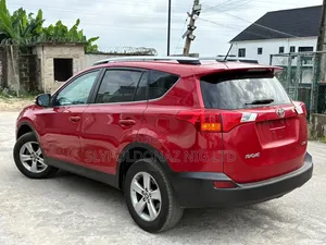 Toyota RAV4 2016 Red