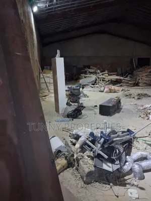 1000 sqm Ware na haya a kan titin Oluyole Oregun Main Road