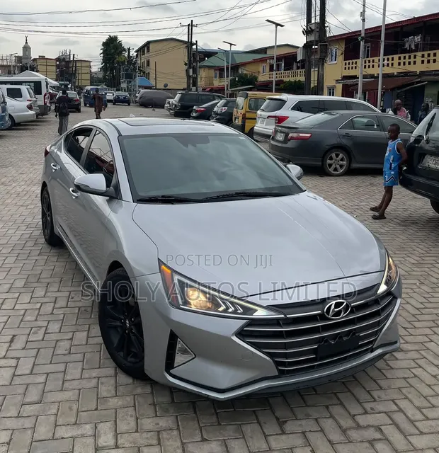 2019 Hyundai Elantra Silver - 1
