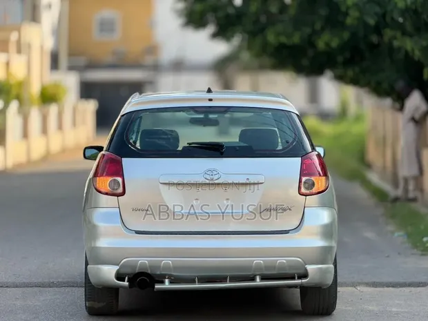 Toyota Matrix 2006 Gold - 1