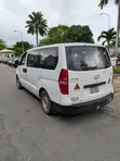 Hyundai H200 2013 White - 1