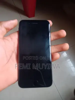 Apple iPhone 7 32GB Black (UK Used)