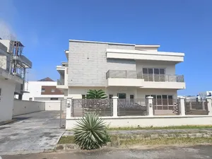 5-Bedroom Duplex for Sale in Pinnock Beach Estate