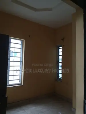 Mini Flat Don Sayarwa a Surulere, Lagos