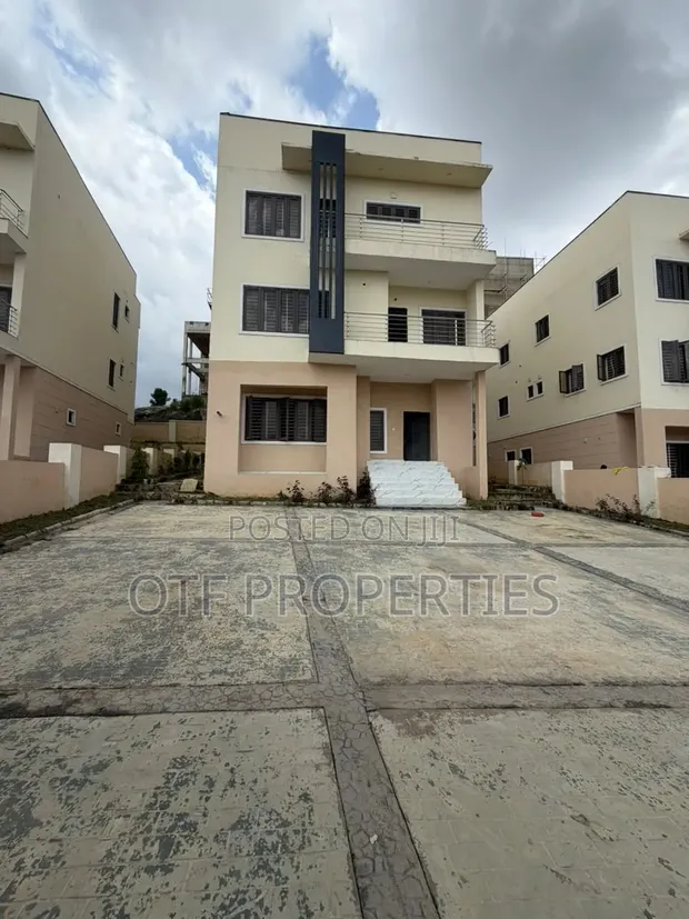 5-Bedroom Duplex for Sale in Guzape District - 1