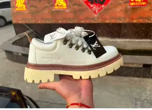 Sabon Takalmi na Louis Vuitton Chunky Lug Sole