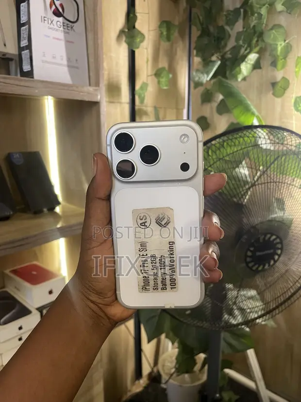 Apple iPhone 17 Pro 512GB Silver (Na Amfani) - 1