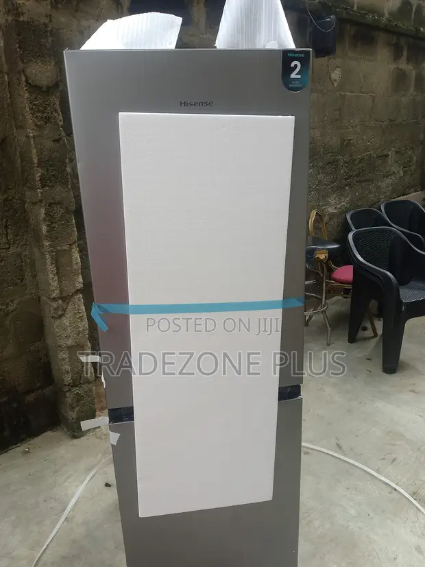 Firijin Hisense 225L Mai Ƙofofi Biyu - 1