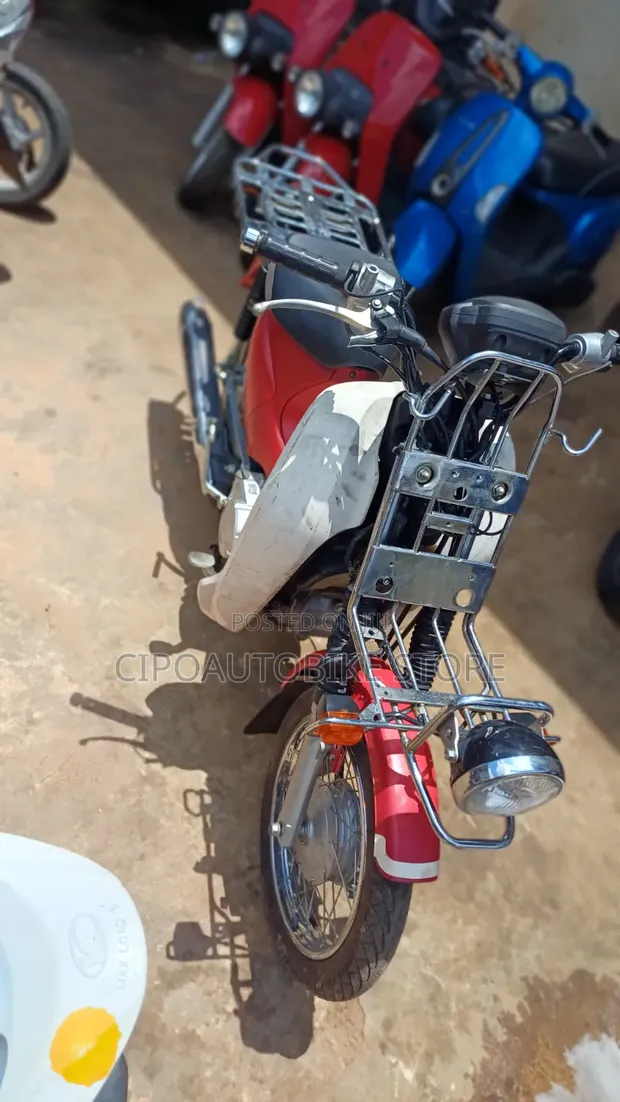 Honda CB 2013 Red - 1