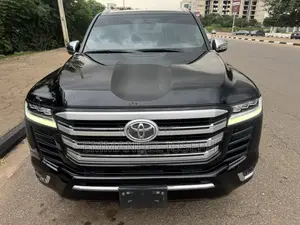 Toyota Land Cruiser LC300 2024 Baki