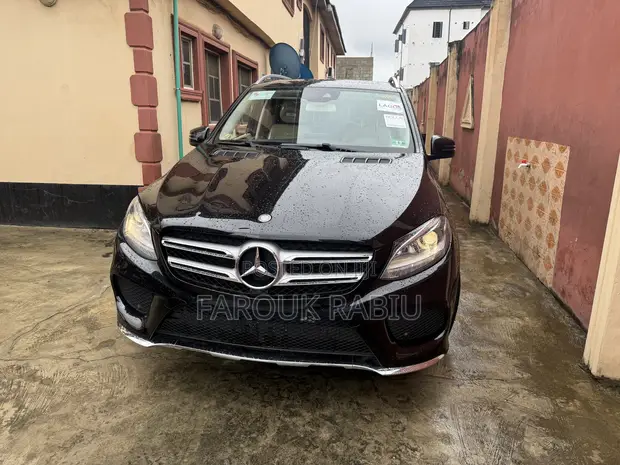 Mercedes-Benz GLE 350 2015 Black - 1