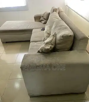 Sofar Mai Siffar L Tare da Matashi - Ruwan Beige