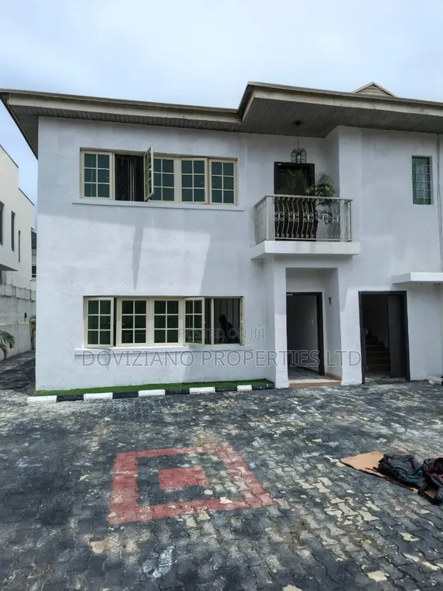 2 Bedroom Apartment for Rent in Lekki Phase 1 - 1