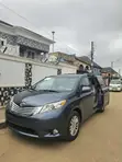 Toyota Sienna XLE AWD 7-Fitar 2013 Shuɗi - 4
