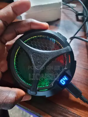 Rechargeable Phone Cooler with Magnetic Plate