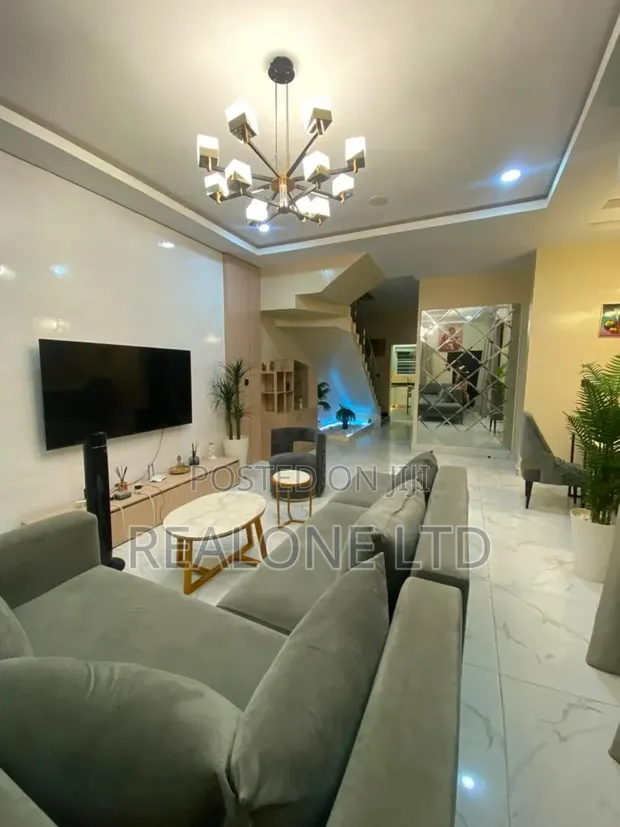 Furnished 4-Bedroom Duplex da BQ a Chevron, Lekki - 1