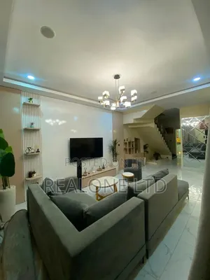 Furnished 4-Bedroom Duplex da BQ a Chevron, Lekki