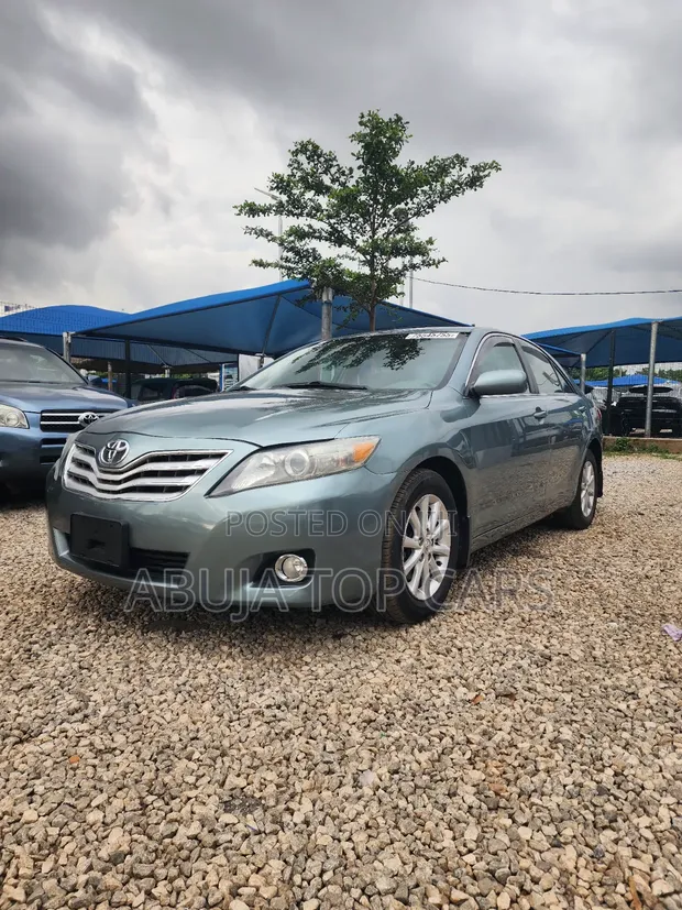 Toyota Camry XLE 2010 Foreign Used - 1