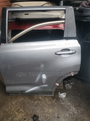 Toyota Highlander 2015-2019 Back Left Door (Refurbished)