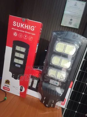 Sukhig 150W All-In-One Solar Street Light