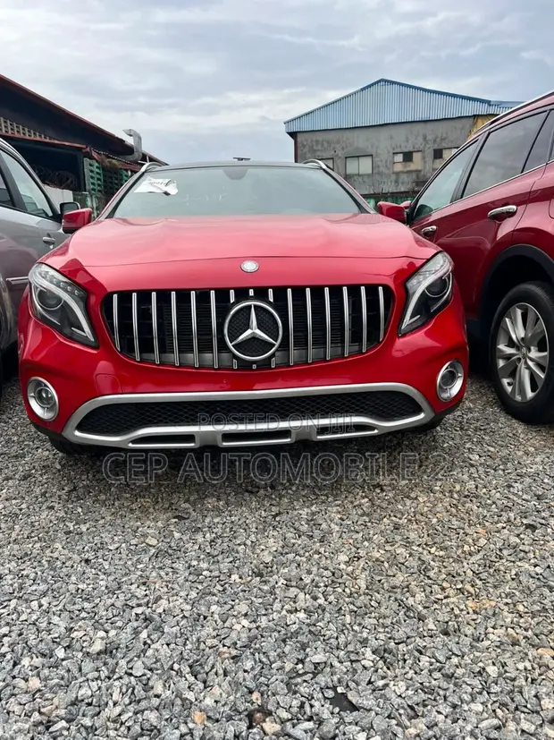 2016 Mercedes-Benz GLA250 Red - 1