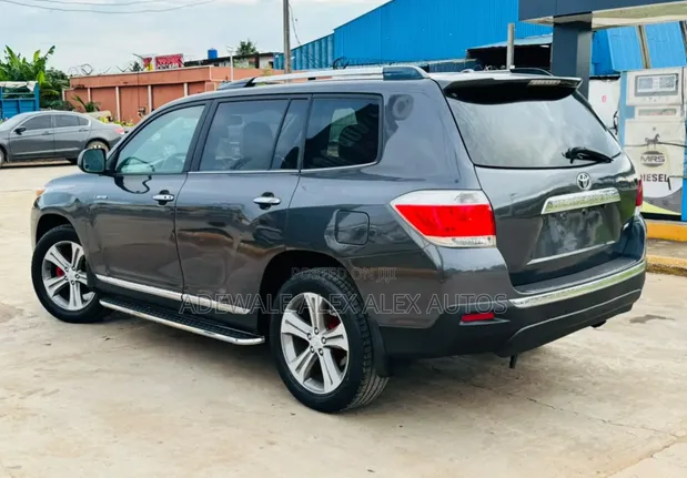 2013 Toyota Highlander Limited Edition - 1