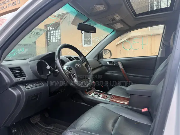 Toyota Highlander Limited V6 2011 Launin Azurfa - 1