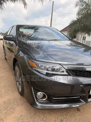 2013 Toyota Camry SE V6 Sedan - Grey