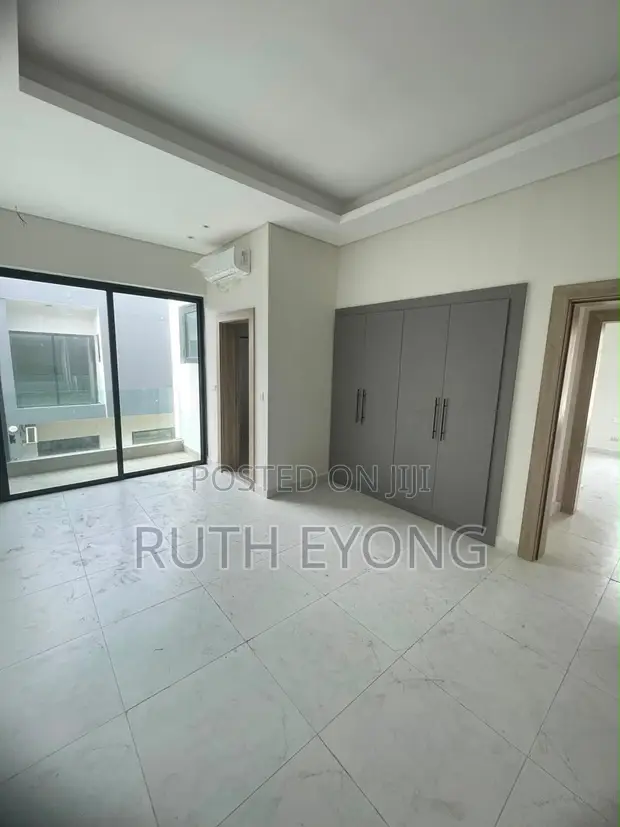 4 Bedroom Semi-Detached Duplex da BQ & Rooftop a Jakande, Lekki - 1
