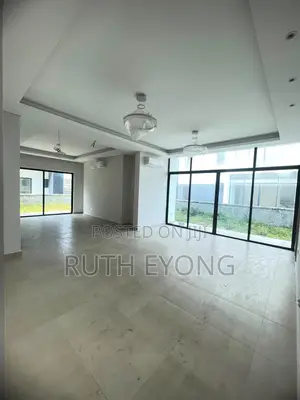 4 Bedroom Semi-Detached Duplex da BQ & Rooftop a Jakande, Lekki