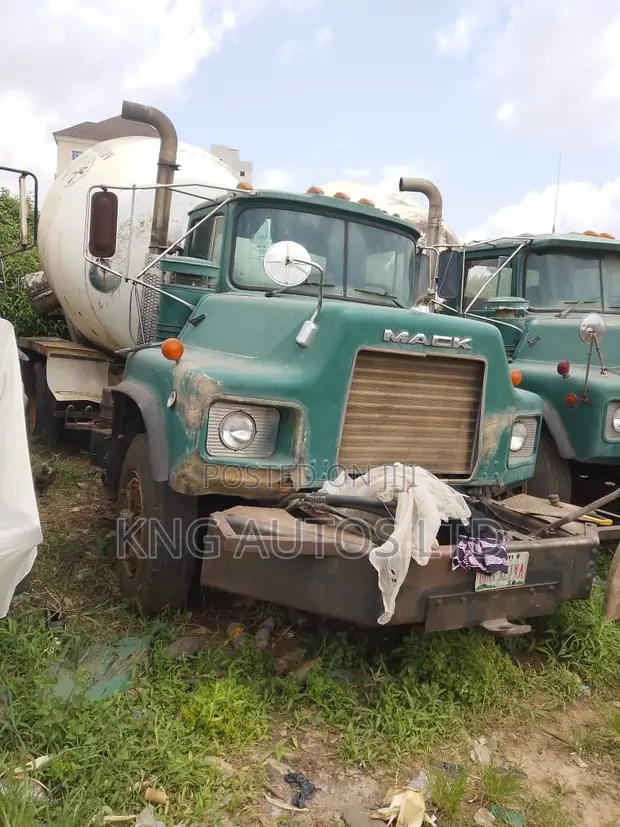 Mack Concrete Mixer Truck (Nigerian Used) - 1