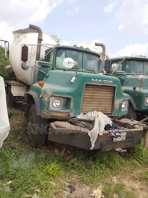 Mack Concrete Mixer Truck (Nigerian Used)