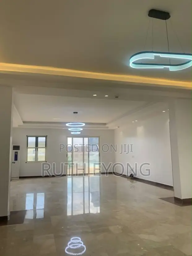 Gidan haya na 3bdrm a Ikoyi, Off Bourdillon - 1
