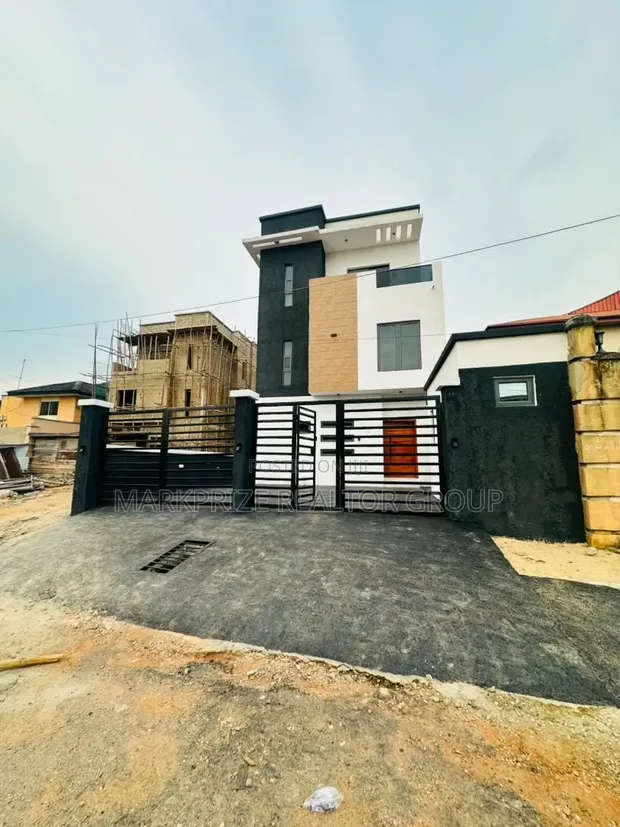 5-Bedroom Fully Detached Duplex in Gbagada, Lagos - 1