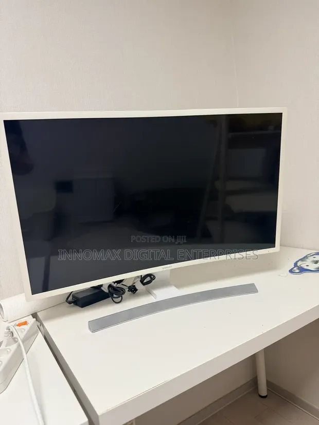 Samsung 32-Inch Curved FHD 1080p HDMI Monitor - 1
