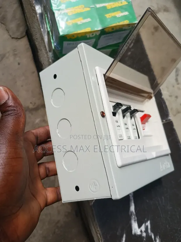 4-Way DB Board - 1