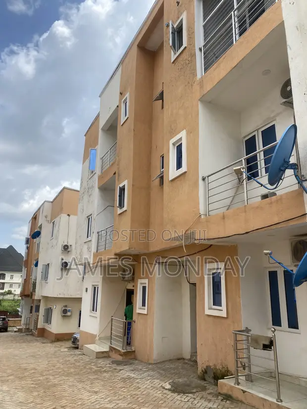 3 Bedroom Block of Flats in Durumi - 1