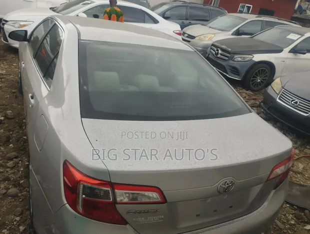 Toyota Camry 2014 Silver - 1