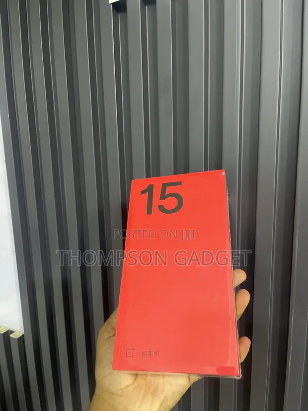New OnePlus 15 256GB Black - 1