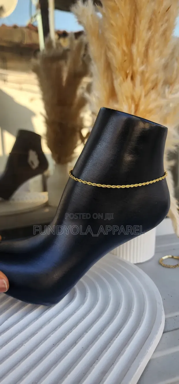 Slim Twist Gold Steel Leg Chain - 1