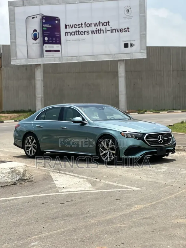 Mercedes-Benz E350 2024 Green - 1